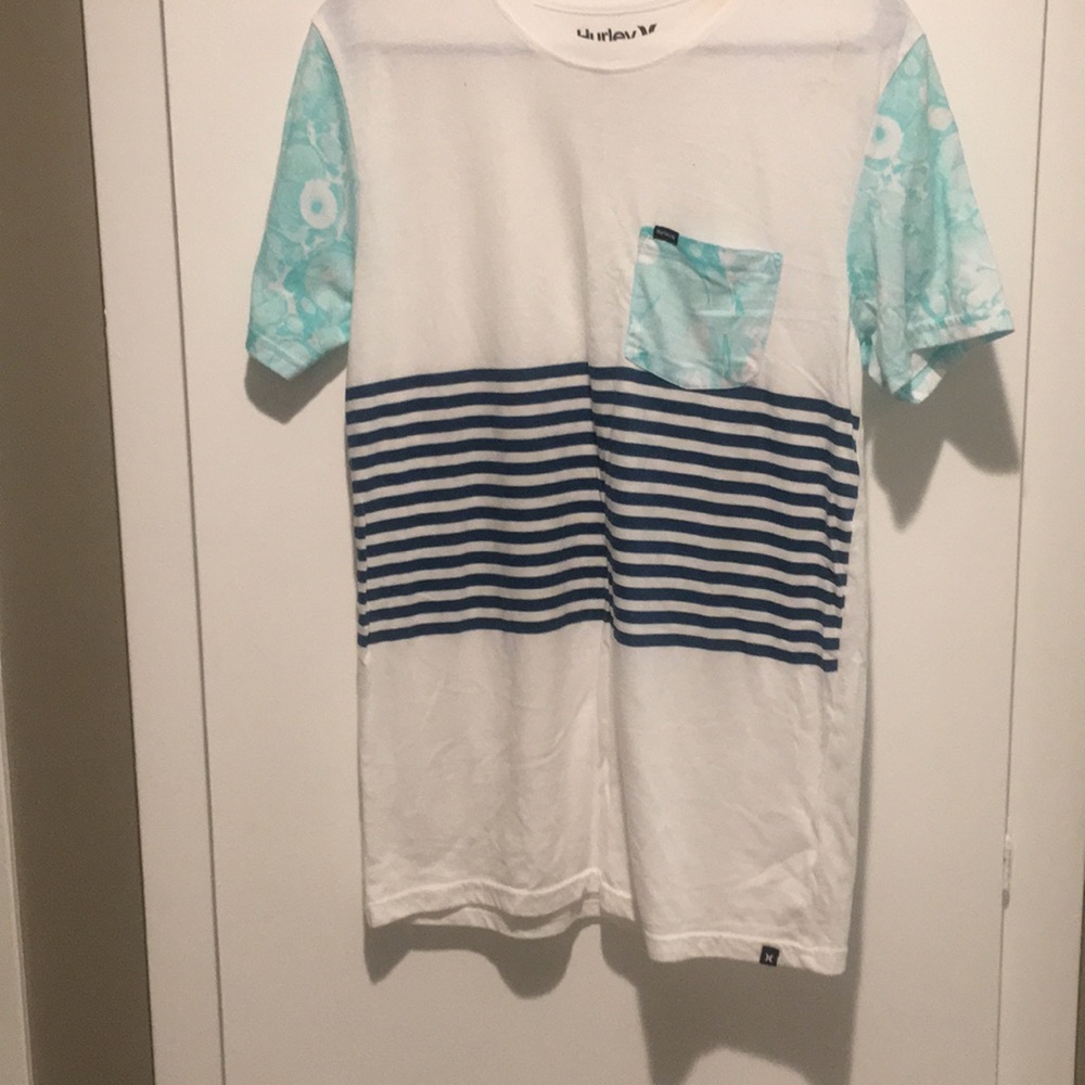 Hurley pocket tee size medium